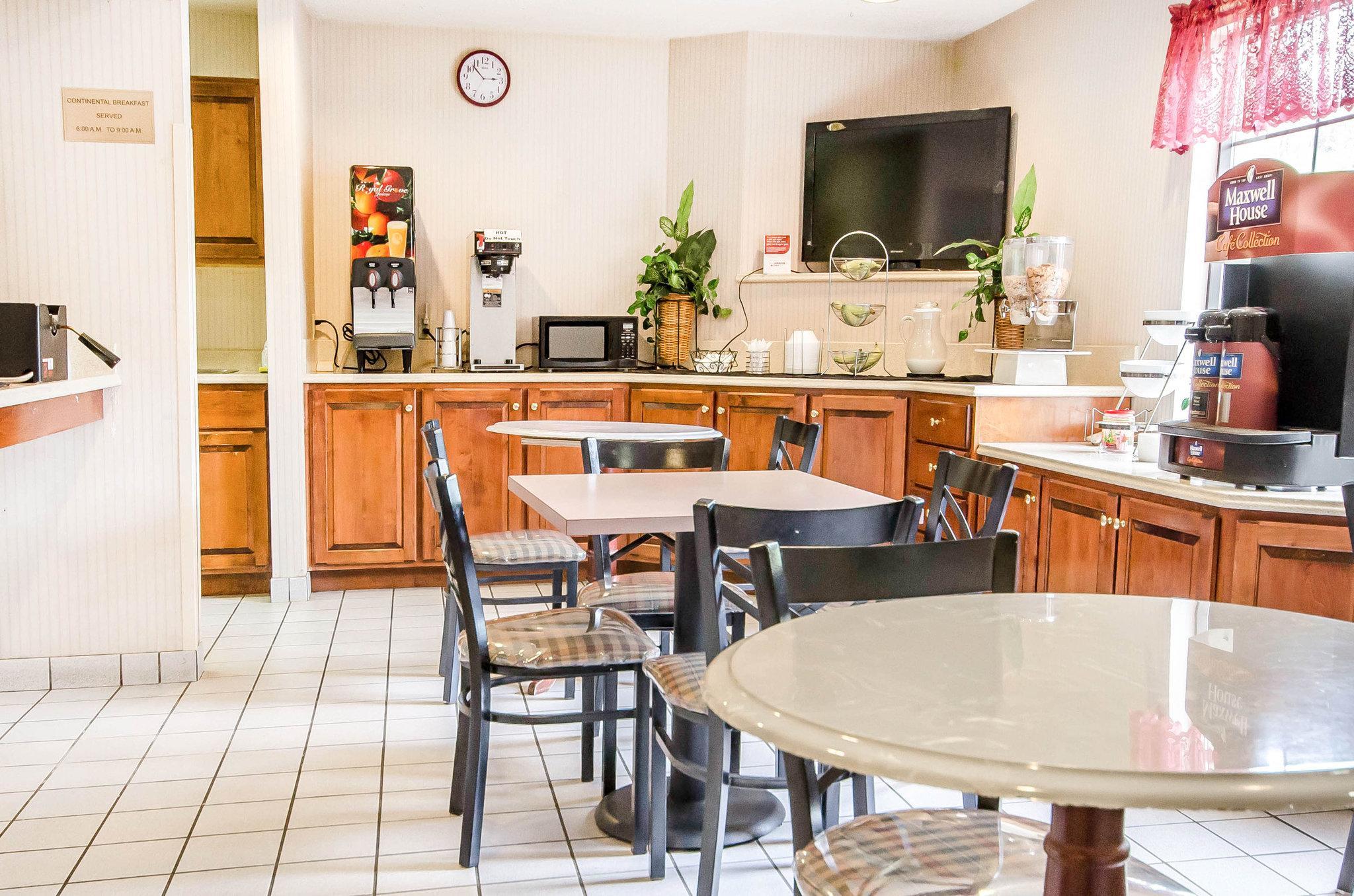 Econo Lodge London Bagian luar foto