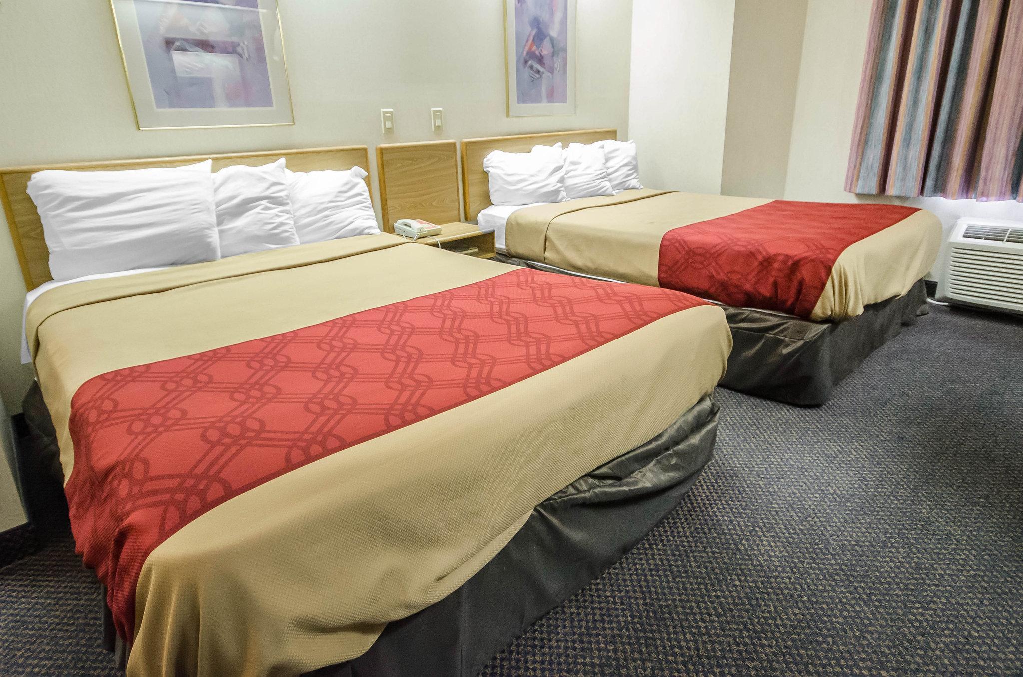 Econo Lodge London Bagian luar foto