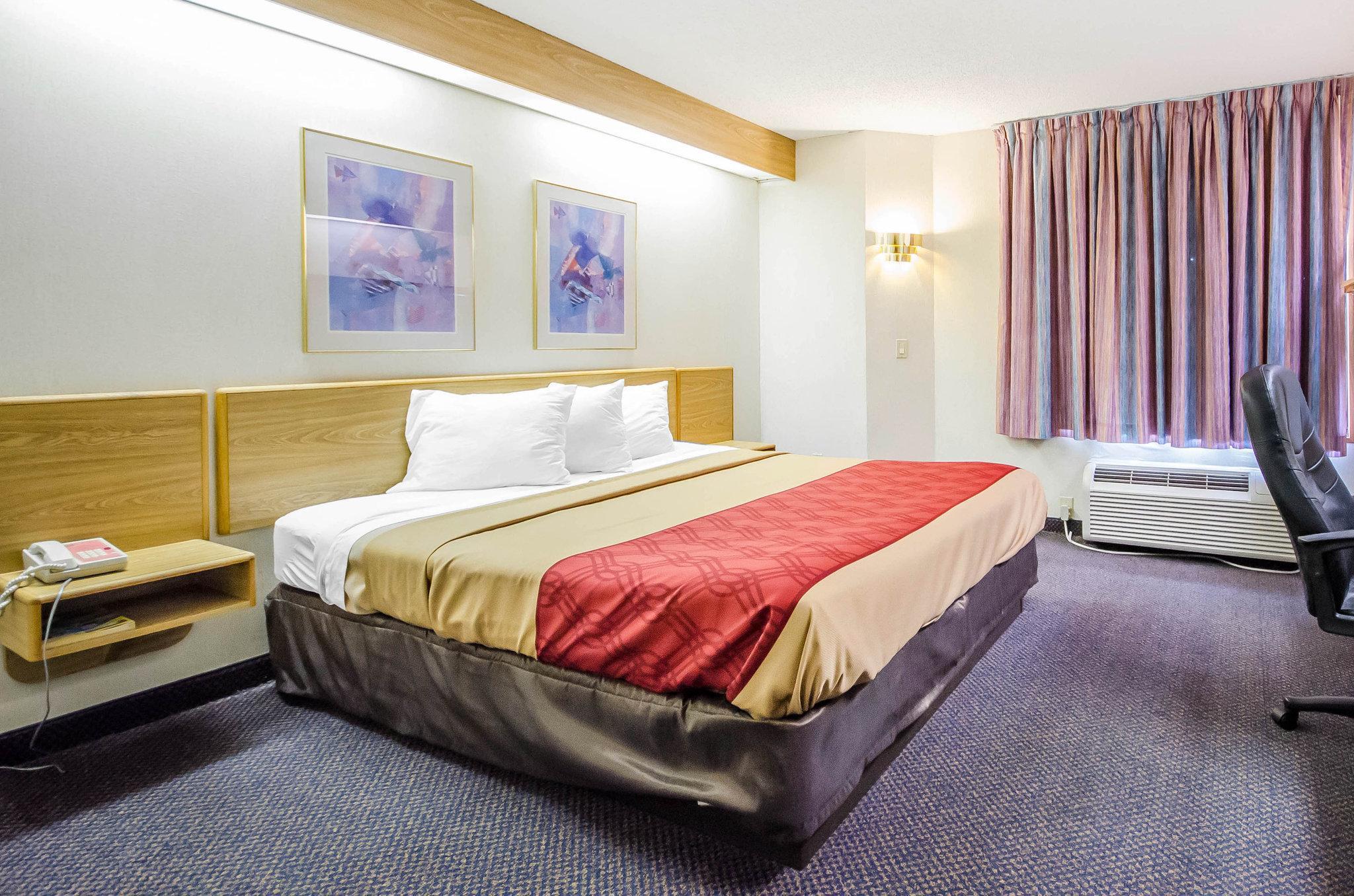 Econo Lodge London Bagian luar foto