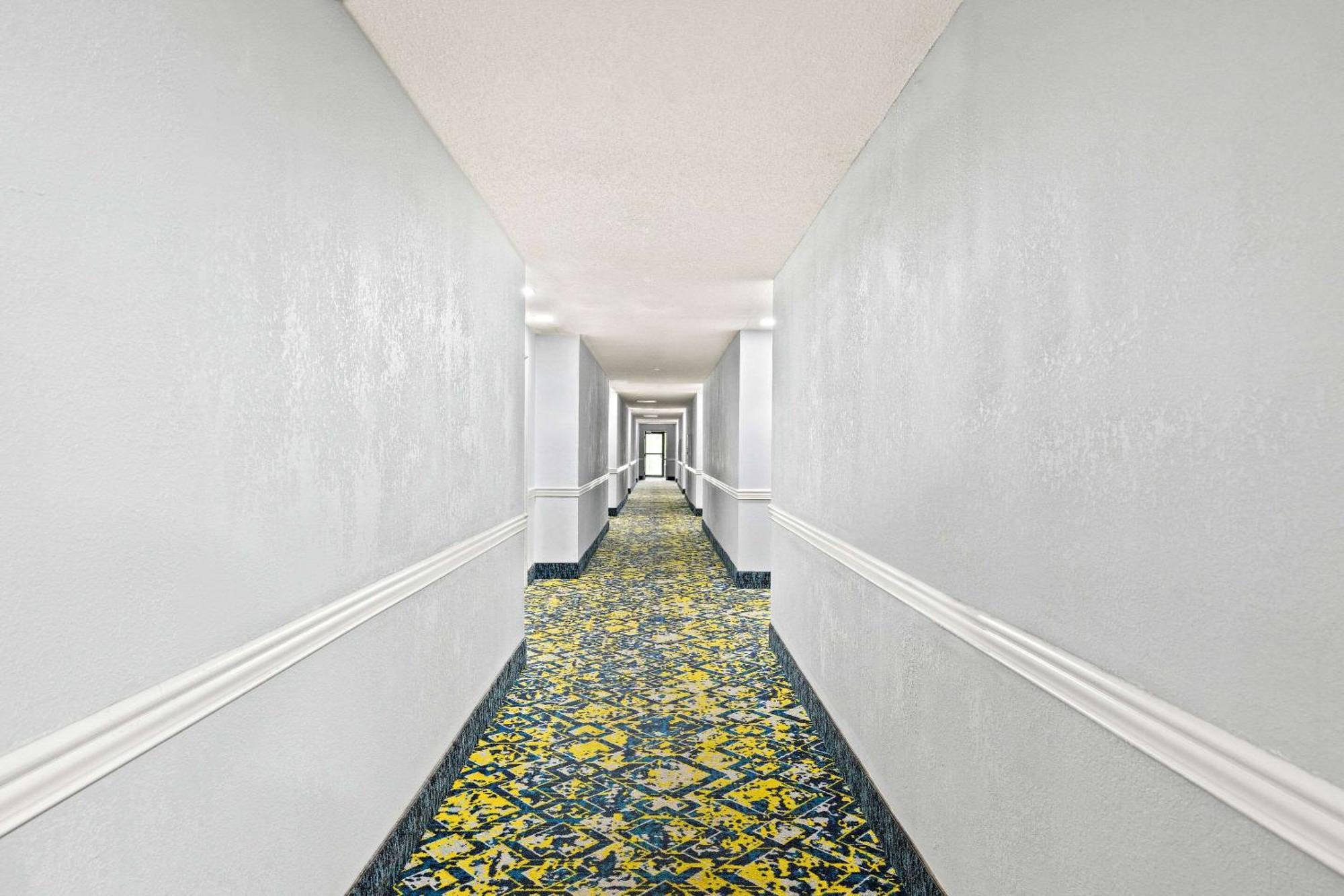 Econo Lodge London Bagian luar foto