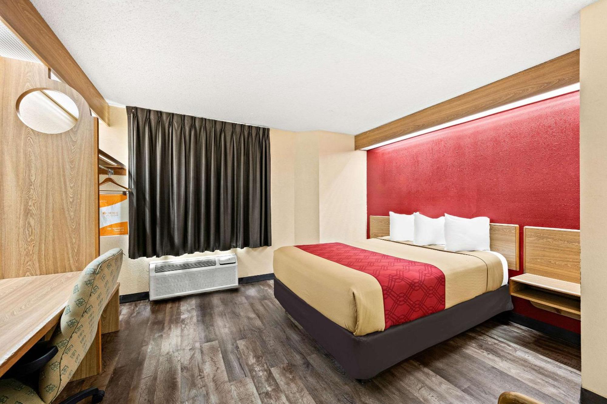 Econo Lodge London Bagian luar foto