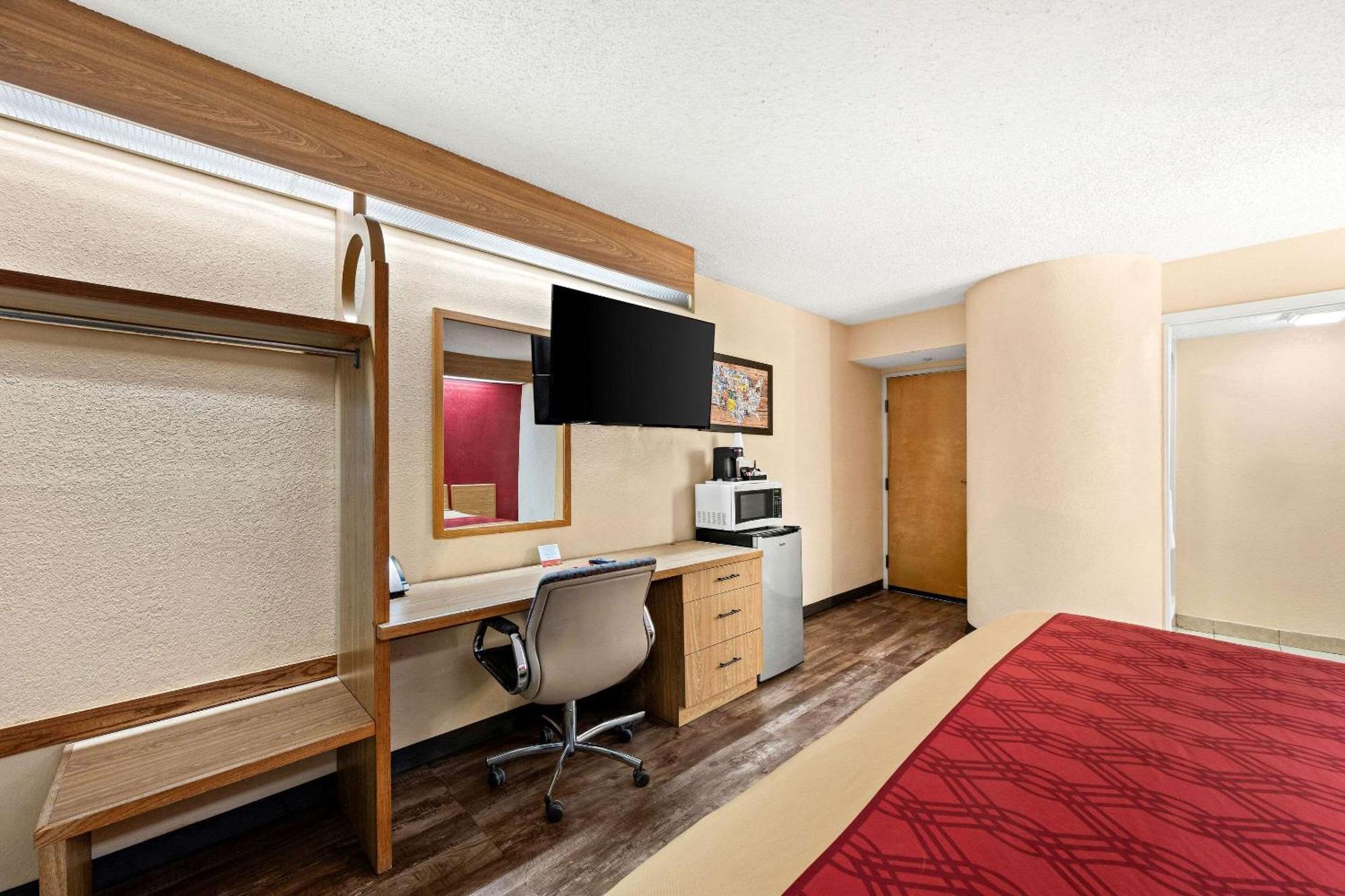 Econo Lodge London Bagian luar foto