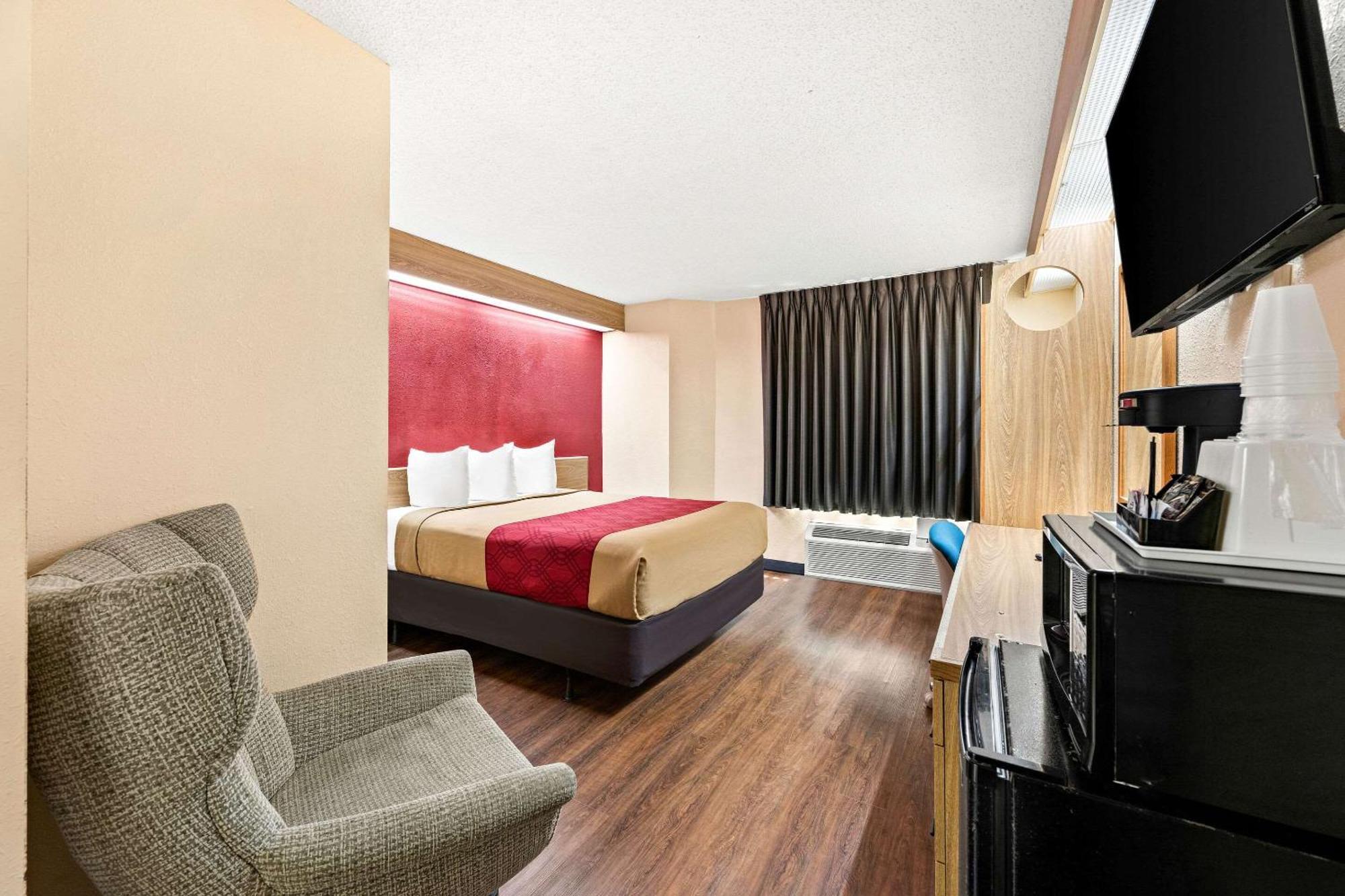 Econo Lodge London Bagian luar foto