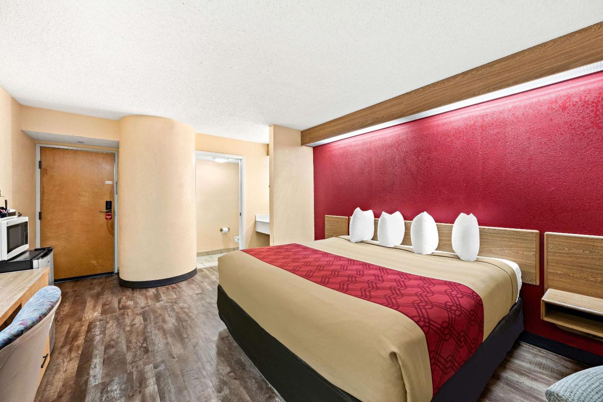 Econo Lodge London Bagian luar foto