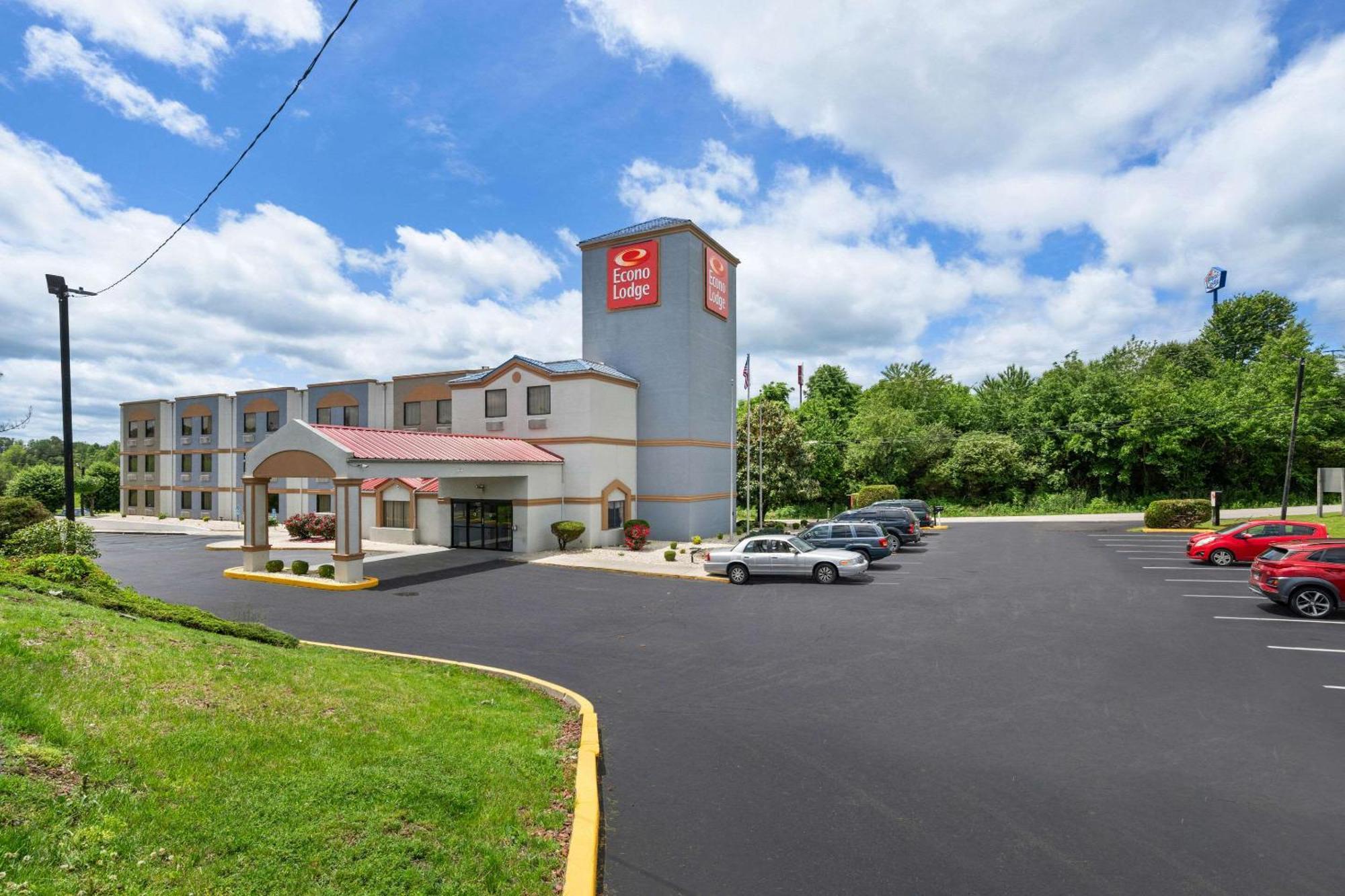 Econo Lodge London Bagian luar foto