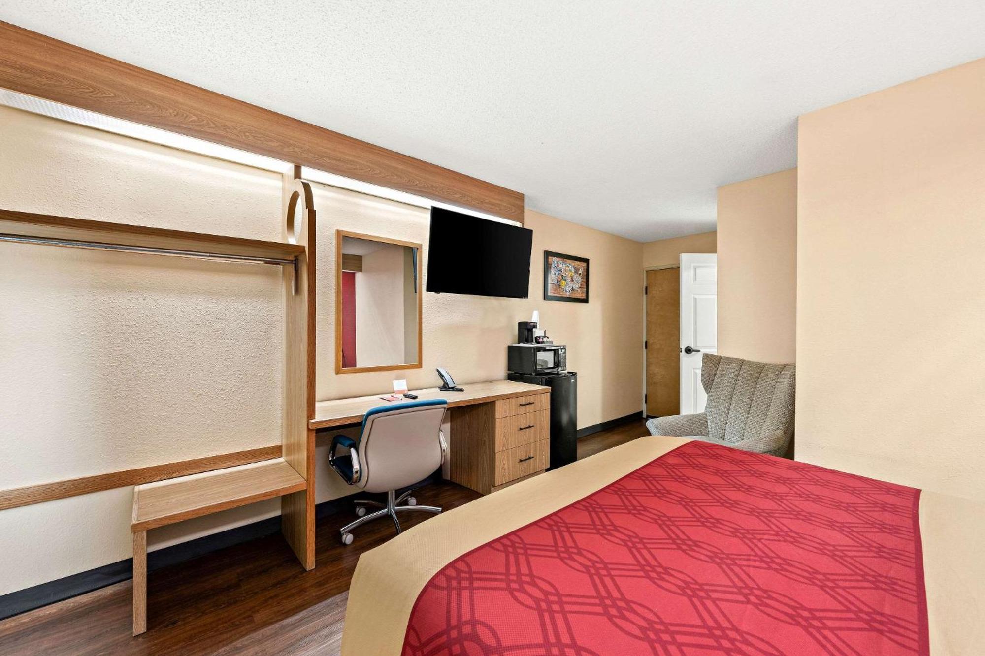Econo Lodge London Bagian luar foto