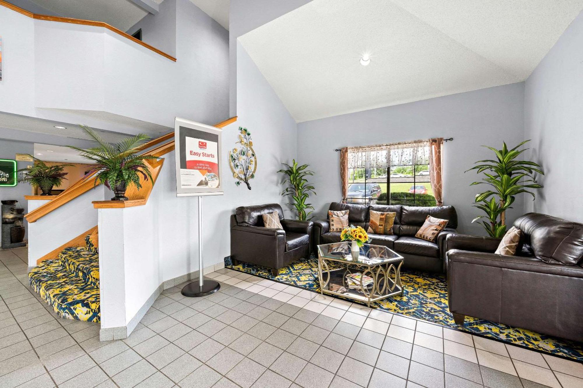 Econo Lodge London Bagian luar foto