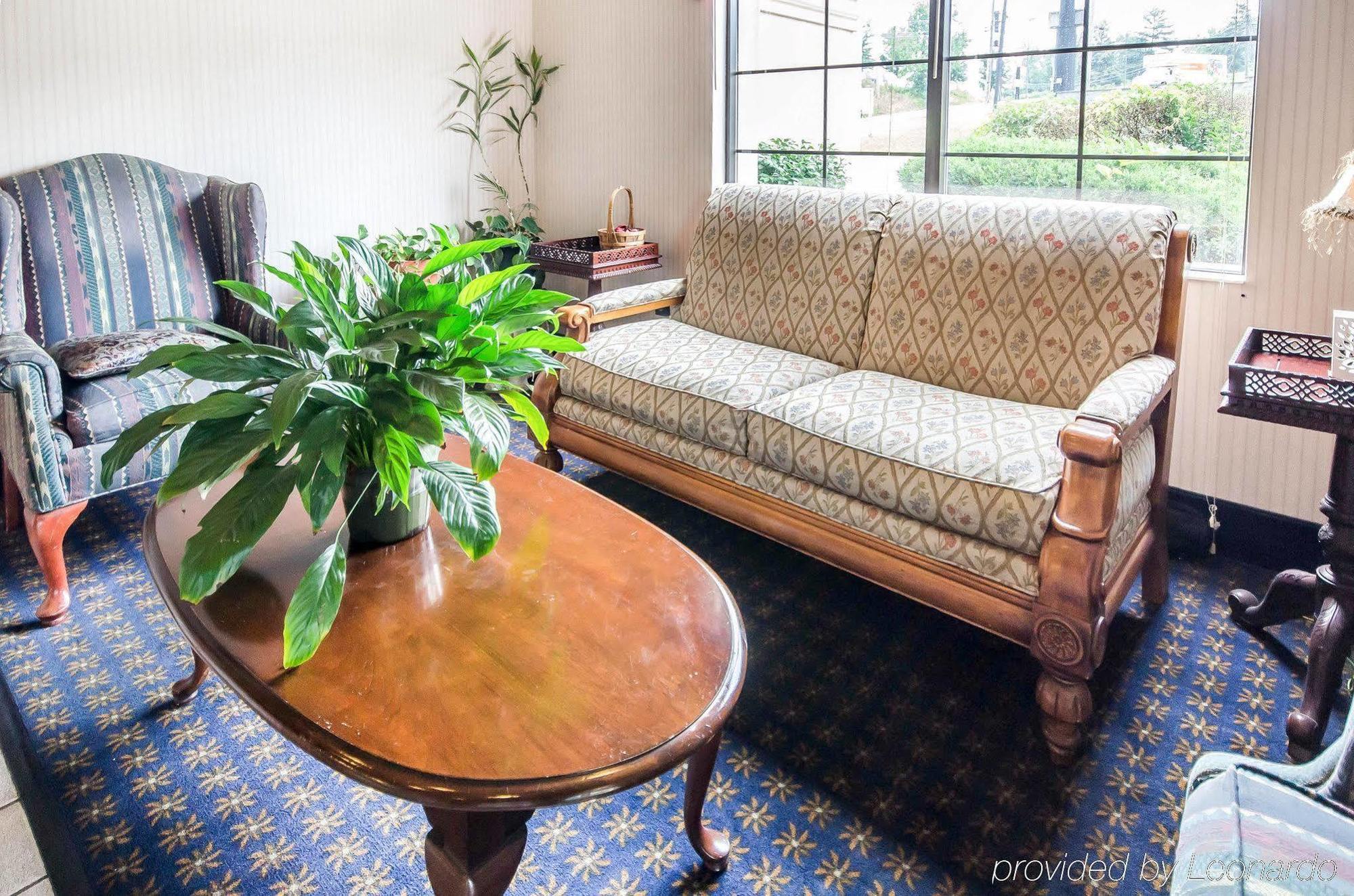 Econo Lodge London Bagian luar foto
